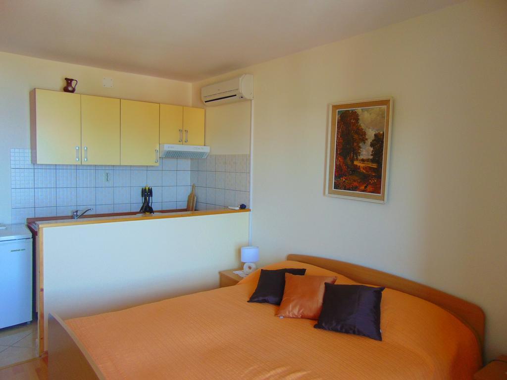 Guest House Jelsa Елса Экстерьер фото