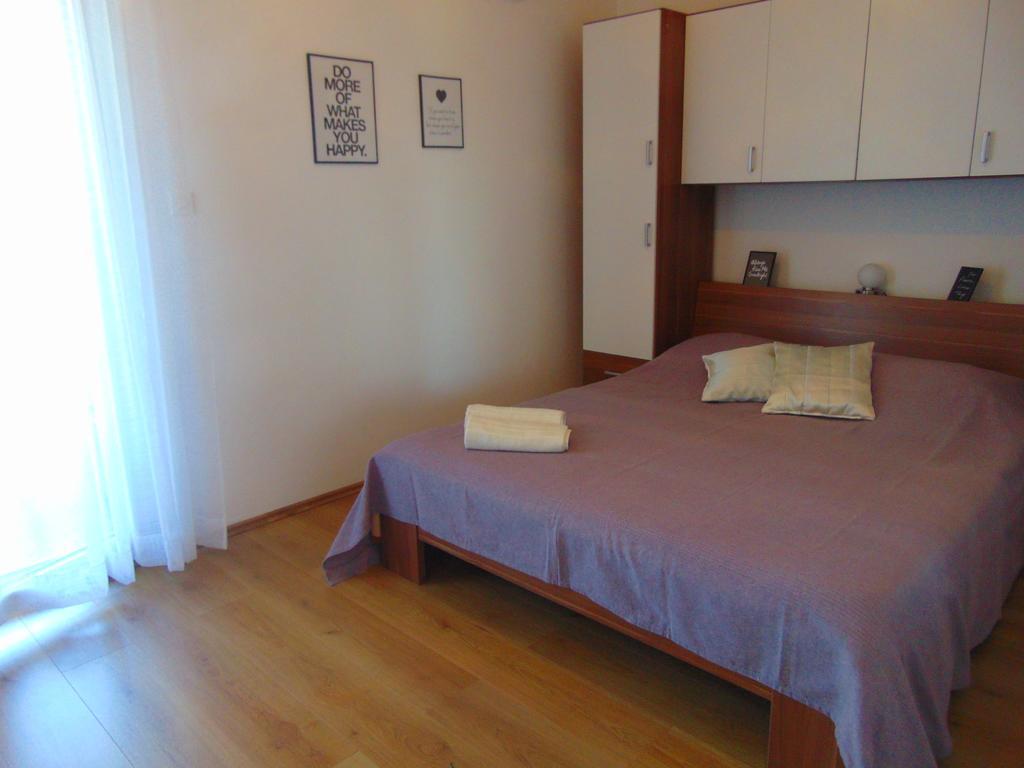 Guest House Jelsa Елса Экстерьер фото