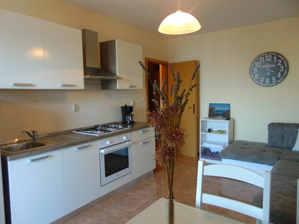 Guest House Jelsa Елса Экстерьер фото